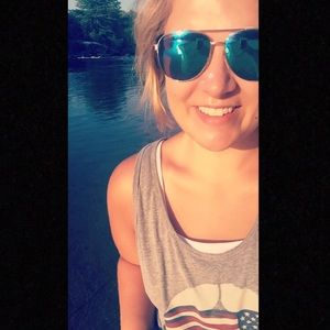 Meet your Posher, Dayna